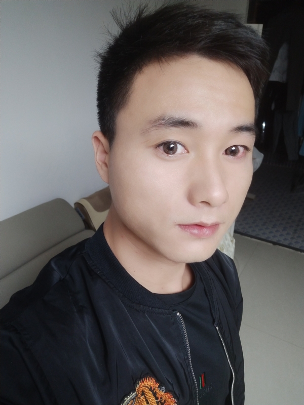 何凡的第三张照片--武汉中老年相亲网